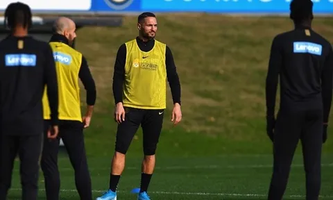 Trước giờ sinh tử, Conte có hành động lạ tại Inter Milan