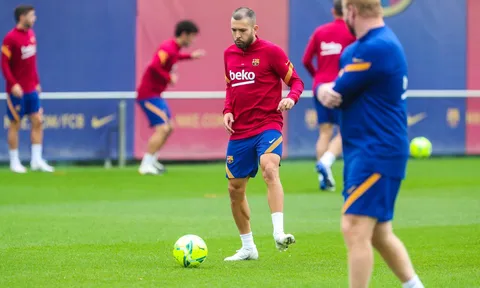 Trước thềm El Clasico, “đối tác ăn ý của Messi” trở lại tập luyện