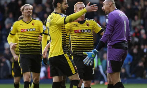 Trước Tim Krul, những thủ môn nào từng đẩy 2 quả pen ở một trận Premier League?