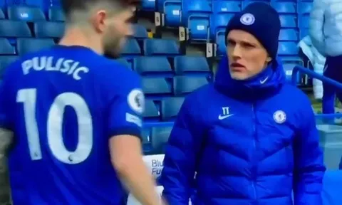 Tuchel nhăn nhó với Pulisic, 'cố nhân' chạy đua Werner rời sân sau 13 phút