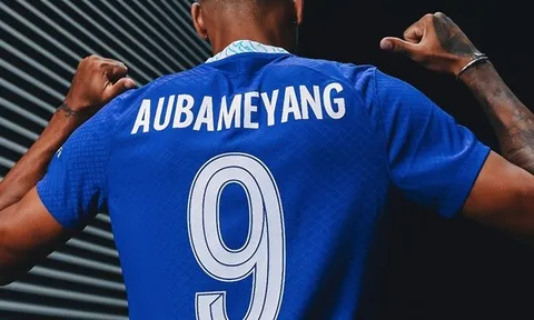 Tuchel phản ứng khi Auba chọn số áo bị nguyền
