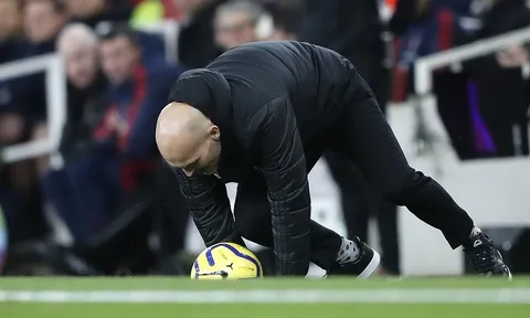 "Tướng mới" trượt chân, Arsenal trượt dài trong thất vọng