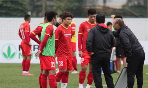 Tuyển Việt Nam chia tay Phi Sơn vì chấn thương không ngờ