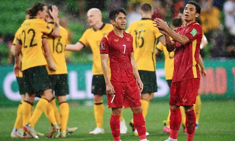 Tuyển Việt Nam rơi khỏi top 100 FIFA