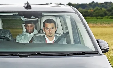 Sau tất cả, tân binh đầu tiên đã có mặt ở Man Utd