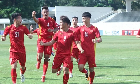 Nguyễn Quốc Việt lập cú đúp, U19 Việt Nam thắng đậm Philippines