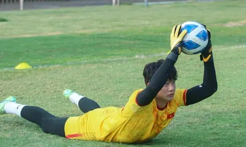 U19 Việt Nam đổi thủ môn sau chiếc thẻ đỏ