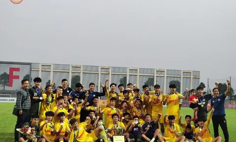 Tái hiện siêu phẩm Beckham, U19 Hà Nội lên ngôi vô địch