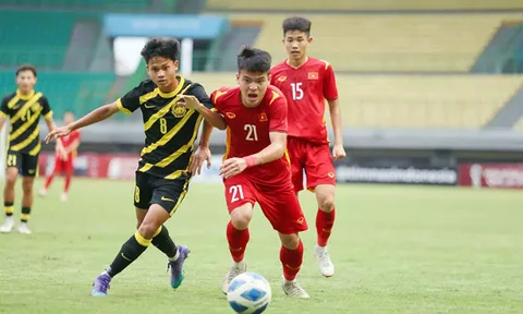 U19 Việt Nam thua đậm U19 Malaysia: Tiếc với bài toán chưa lời giải