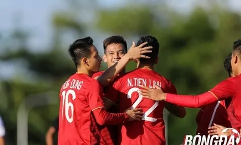 U22 Việt Nam thắng to, bay cao nhưng coi chừng té đau
