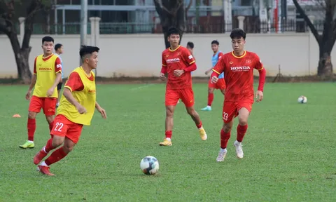 HLV U23 Việt Nam: 'Phải vượt qua Singapore và Thái Lan'
