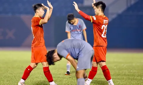 U23 Việt Nam thắng 3-0 trước U19 Bình Dương