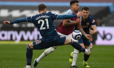 Chê Arsenal, Jamie Carragher bất ngờ làm Tottenham đau nhói