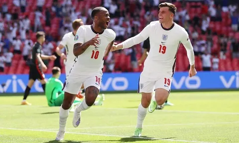 Ferdinand: "Đó là lý do các cầu thủ vui mừng với bàn thắng của Sterling"