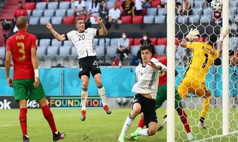 Khen Gosens, Muller bóng gió bóng đá Ý kém trình so với Đức