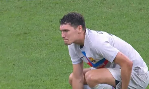Christensen khiến Barca thêm đau đầu