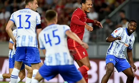 Jamie Carragher gửi cảnh báo đến Van Dijk