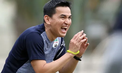 V-League tạm hoãn vì Covid-19, Kiatisak liền lên tiếng