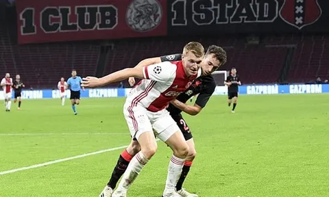 Vá víu hàng thủ, Klopp nhanh tay đặt hàng "Van Dijk đệ nhị"