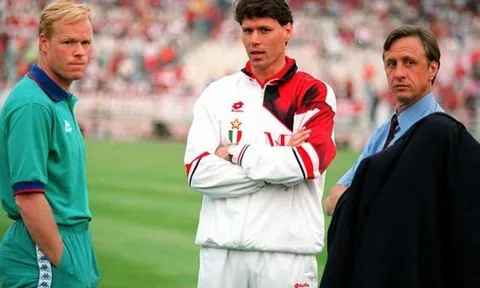 Van Basten nêu lý do từ chối đến Barca với Johan Cruyff