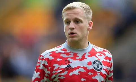 CLB Premier League muốn chiêu mộ Van de Beek
