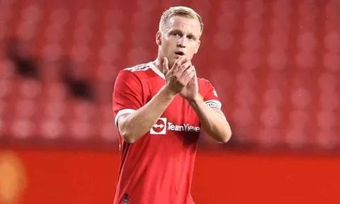 Fabrizio Romano cập nhật thương vụ De Beek - Dortmund