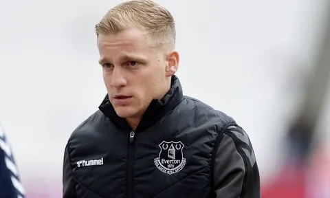 Van De Beek có 3 tuần để thuyết phục Ten Hag