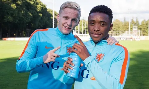 Van de Beek kể chuyện bị học trò Mourinho gửi tối hậu thư