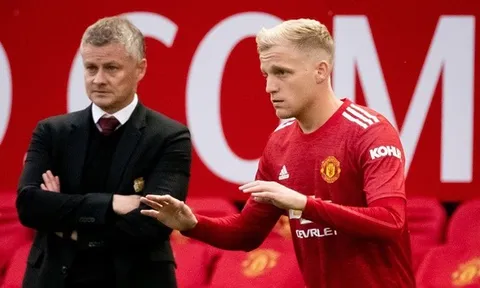 Van de Beek - Man United: Thương vụ bí ẩn của Ole