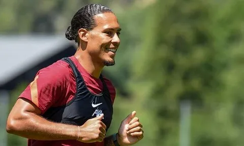 Lisandro Martinez sẽ thấy sự khác biệt từ Van Dijk