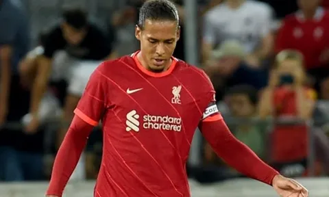 Van Dijk bị đối thủ rê bóng qua ghi bàn, Klopp lên tiếng