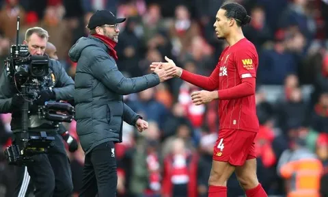 Van Dijk "bỏ tập" cùng Liverpool tại Qatar