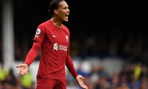 "Van Dijk chỉ còn là cái bóng của chính mình"