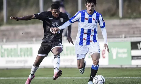 Văn Hậu chưa đá trận nào, Hà Nội còn mất "tiền tấn" cho Heerenveen