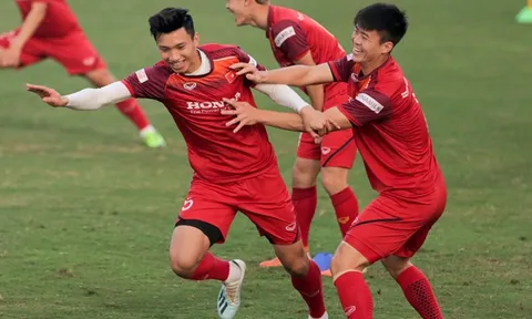 Văn Hậu lại lộ ảnh gây sốt, vạm vỡ như cầu thủ Premier League