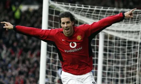 Louis Saha nêu mẫu tiền đạo Man Utd cần chiêu mộ