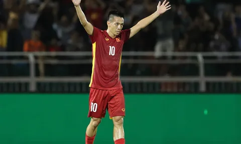 Văn Quyết có thể giải bài toán không Quang Hải ở AFF Cup