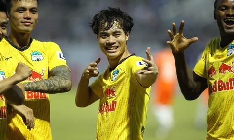 Văn Toàn, Công Phượng thay nhau lập công, HAGL trở lại ngôi đầu V-League
