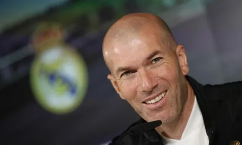 Vắng Kroos, Zidane vẫn nhận tin vui từ "khẩu đại pháo" của Real