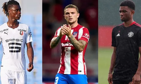 Vào 2 ra 4, đội hình Man Utd thay đổi ra sao?