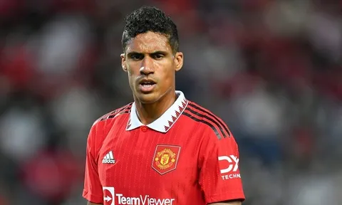 Vấn đề của Varane khiến Man Utd duyệt chi 55 triệu bảng