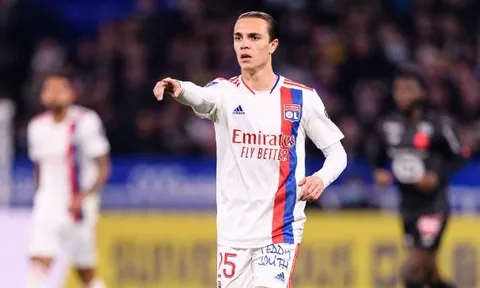 'Verratti của Lyon' đang chờ Man Utd