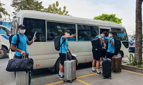 11 thành viên U23 Việt Nam về nước bằng đường bộ
