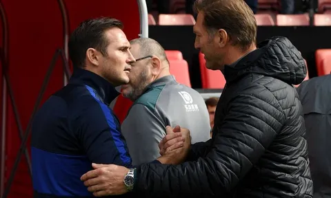 'Vì lý do đó, mùa này mọi thứ sẽ khó khăn hơn với Chelsea'