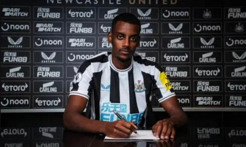 Vì sao bom tấn 63 triệu bảng của Newcastle bị gạch tên?