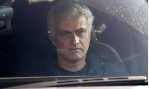 Vì sao quyết định sa thải Mourinho "đặc biệt" nhất lịch sử bóng đá?