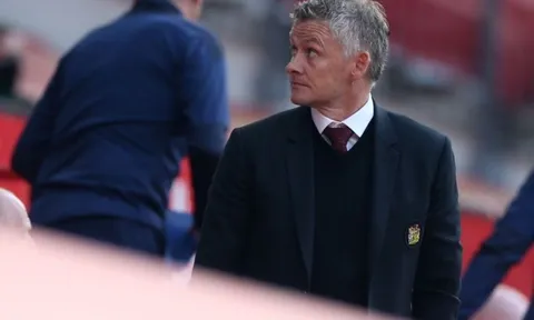 Vì Van de Beek, Solskjaer nhận chỉ trích dữ dội từ huyền thoại Man Utd