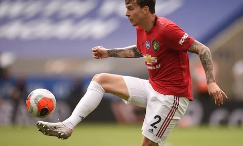 Thể lực Lindelof chạm ngưỡng báo động, BLĐ Man Utd lo sốt vó