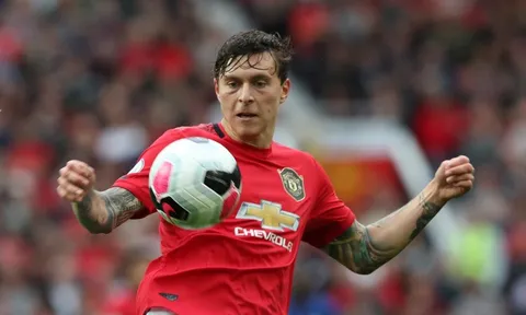 Victor Lindelof lên tiếng về chấn thương lưng