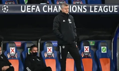 Victor Lindelof ở đâu trong trận thua muối mặt của Man Utd?